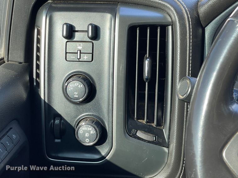 image for item DN4503 2018 Chevrolet Silverado 1500  Crew Cab pickup truck