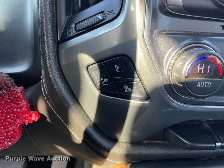 image for item DN4503 2018 Chevrolet Silverado 1500  Crew Cab pickup truck