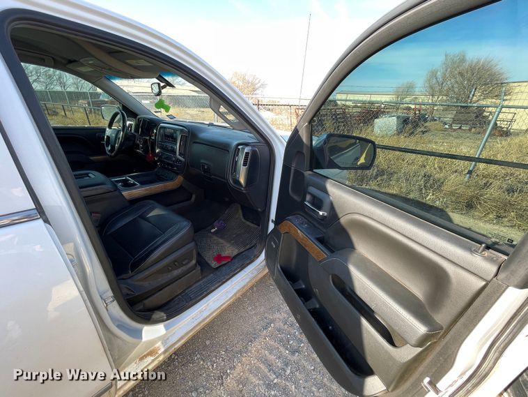 image for item DN4503 2018 Chevrolet Silverado 1500  Crew Cab pickup truck