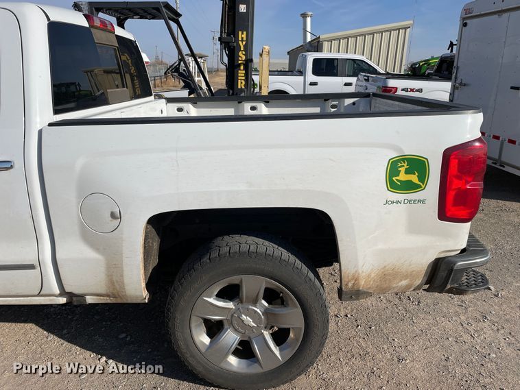 image for item DN4503 2018 Chevrolet Silverado 1500  Crew Cab pickup truck