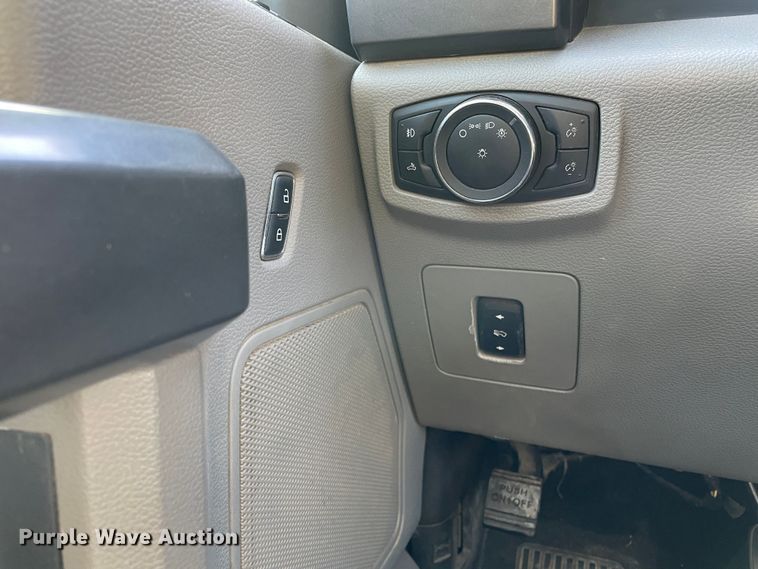 image for item DN4506 2015 Ford F150  SuperCrew pickup truck