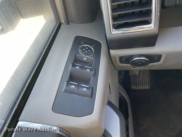 image for item DN4506 2015 Ford F150  SuperCrew pickup truck