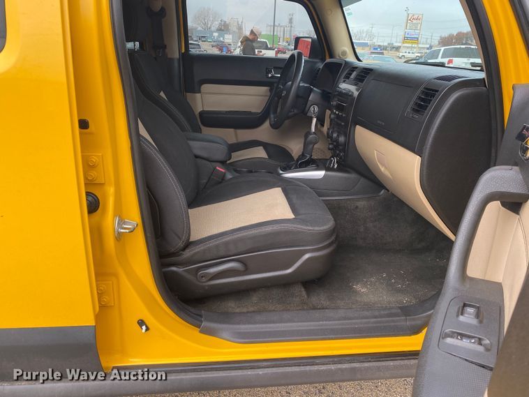 image for item DN8071 2006 Hummer H3  SUV