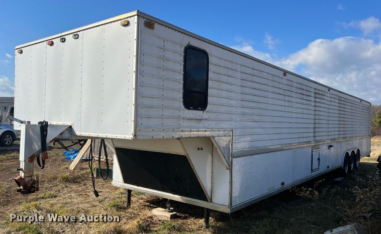 image for item DO2169 1992 Trailers Ltd 1T9GS4532  toy hauler camper