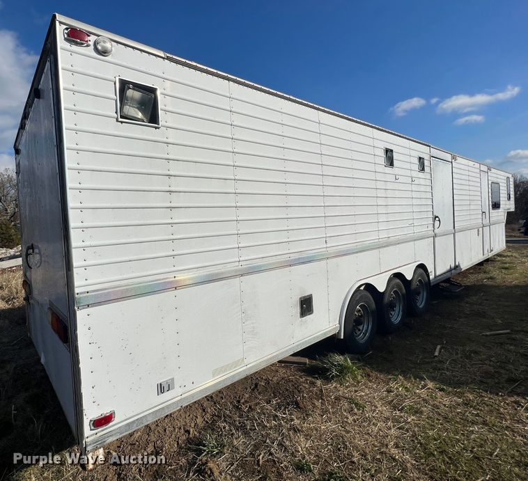 image for item DO2169 1992 Trailers Ltd 1T9GS4532  toy hauler camper