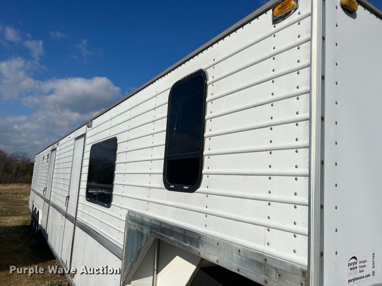 image for item DO2169 1992 Trailers Ltd 1T9GS4532  toy hauler camper