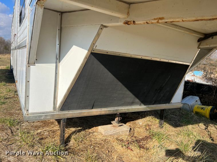 image for item DO2169 1992 Trailers Ltd 1T9GS4532  toy hauler camper