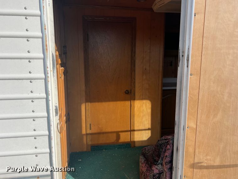 image for item DO2169 1992 Trailers Ltd 1T9GS4532  toy hauler camper