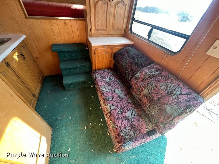 image for item DO2169 1992 Trailers Ltd 1T9GS4532  toy hauler camper