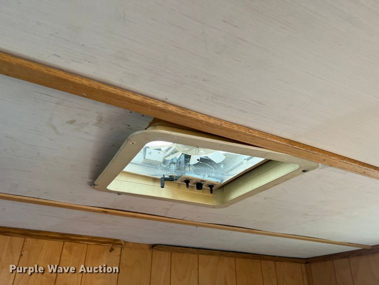 image for item DO2169 1992 Trailers Ltd 1T9GS4532  toy hauler camper