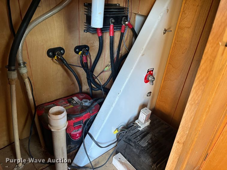 image for item DO2169 1992 Trailers Ltd 1T9GS4532  toy hauler camper