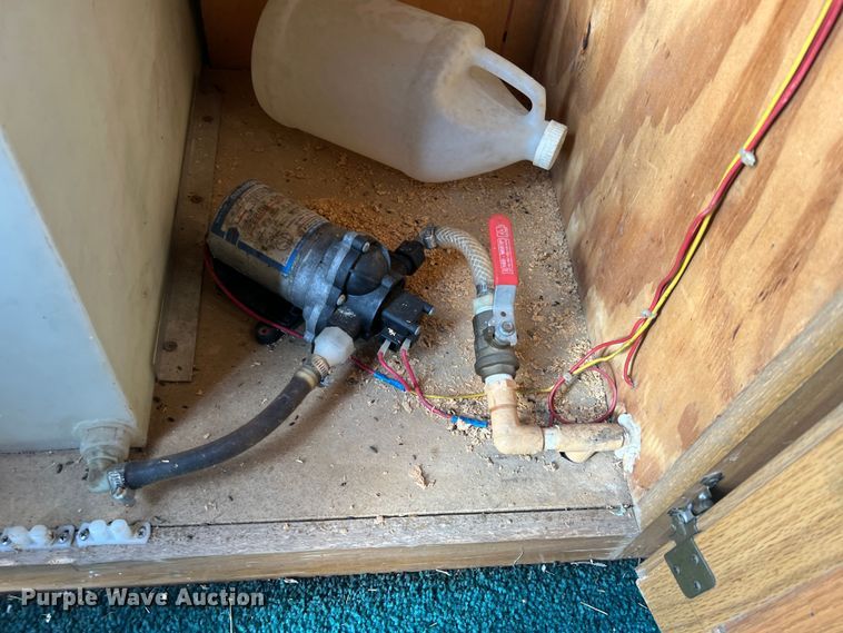 image for item DO2169 1992 Trailers Ltd 1T9GS4532  toy hauler camper