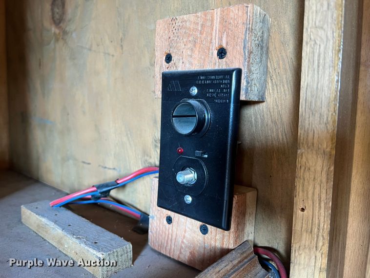 image for item DO2169 1992 Trailers Ltd 1T9GS4532  toy hauler camper