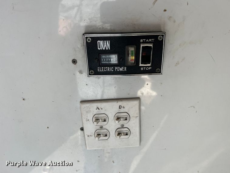 image for item DO2169 1992 Trailers Ltd 1T9GS4532  toy hauler camper