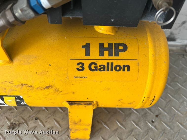 image for item DO2169 1992 Trailers Ltd 1T9GS4532  toy hauler camper