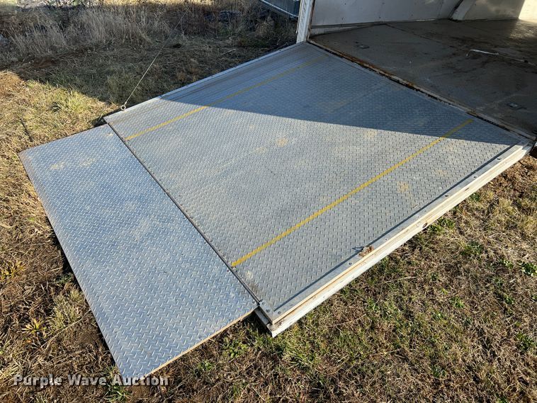 image for item DO2169 1992 Trailers Ltd 1T9GS4532  toy hauler camper