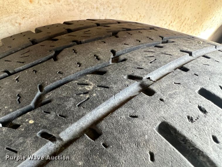 image for item DO2169 1992 Trailers Ltd 1T9GS4532  toy hauler camper