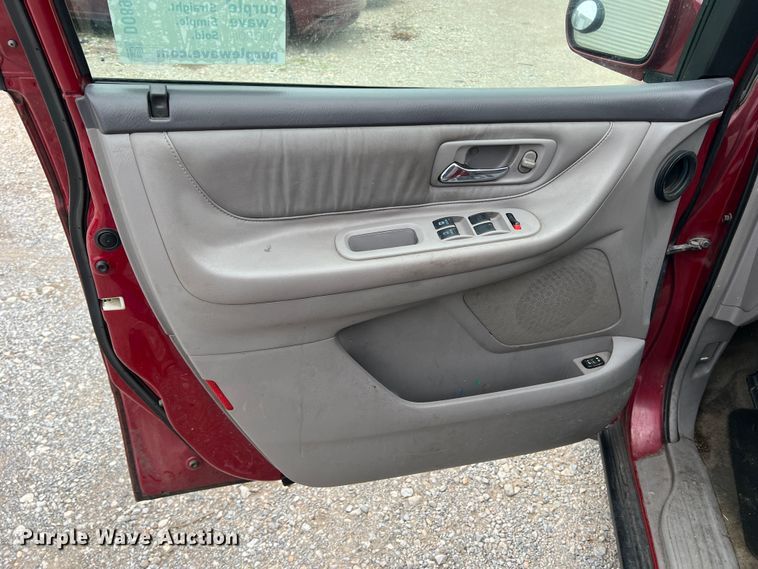 image for item DO8945 2002 Honda Odyssey  van