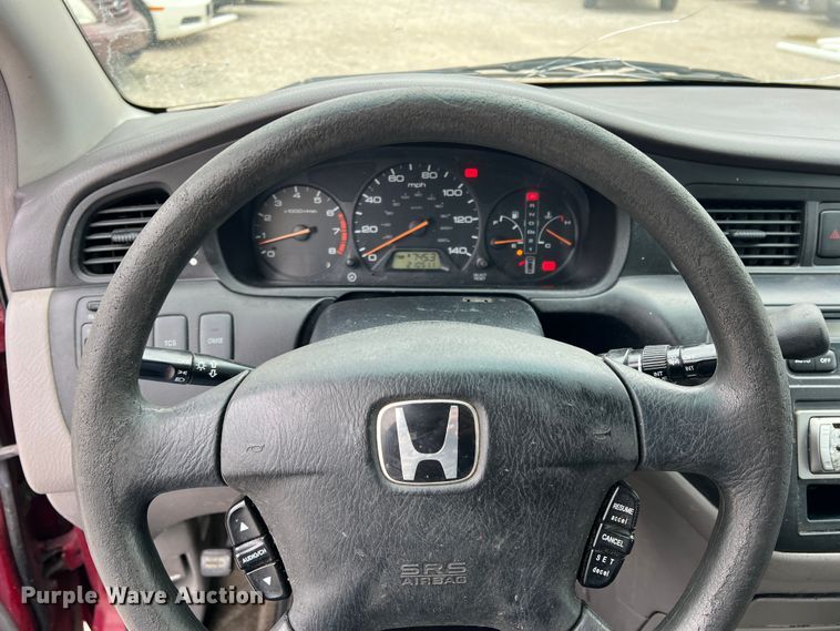 image for item DO8945 2002 Honda Odyssey  van