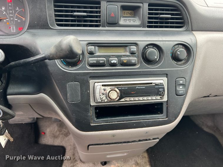 image for item DO8945 2002 Honda Odyssey  van