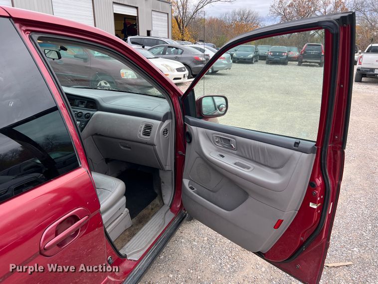 image for item DO8945 2002 Honda Odyssey  van