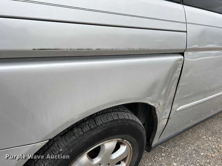 image for item DO8946 2004 Honda Odyssey  van