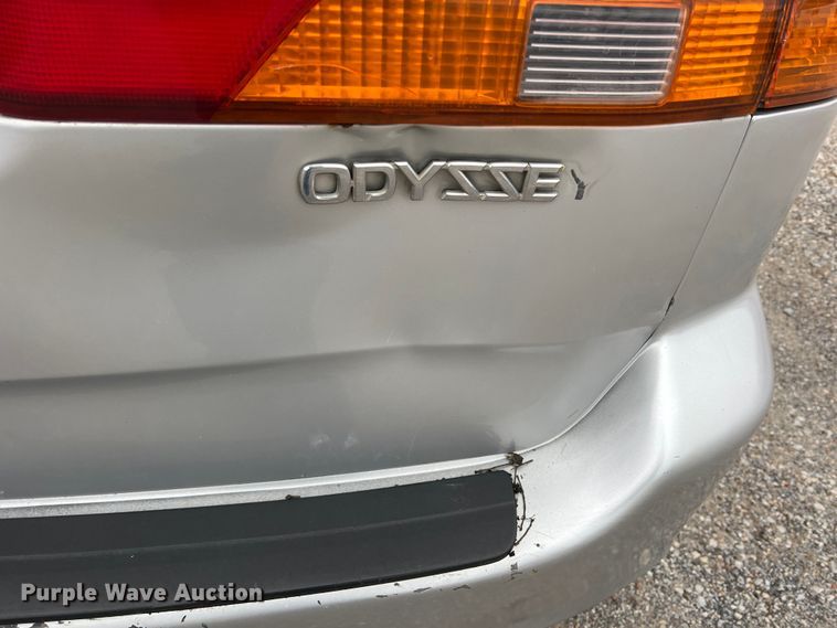 image for item DO8946 2004 Honda Odyssey  van