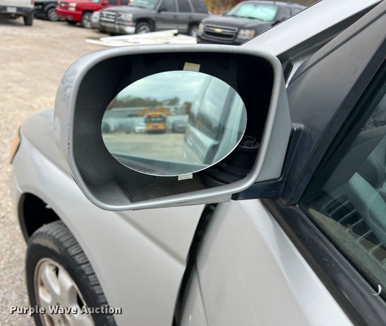 image for item DO8946 2004 Honda Odyssey  van