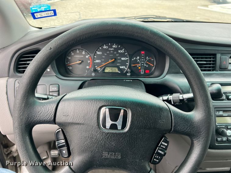 image for item DO8946 2004 Honda Odyssey  van