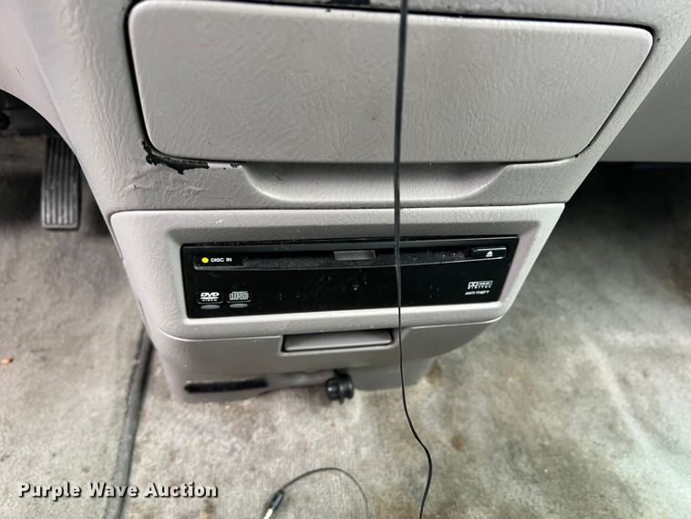 image for item DO8946 2004 Honda Odyssey  van