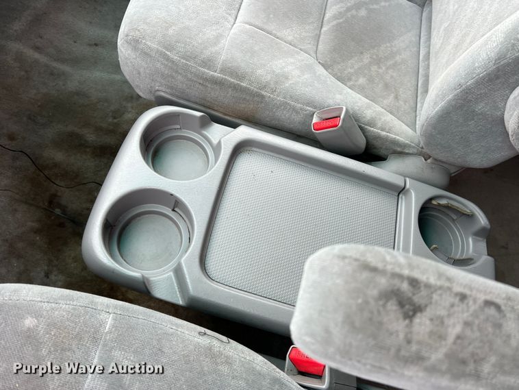 image for item DO8946 2004 Honda Odyssey  van