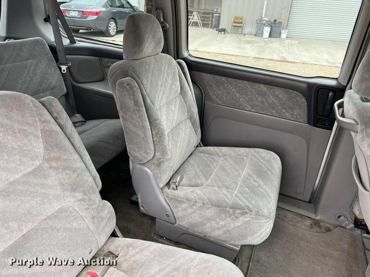 image for item DO8946 2004 Honda Odyssey  van