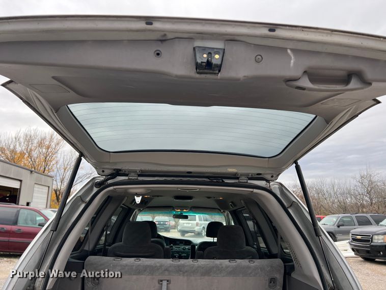 image for item DO8946 2004 Honda Odyssey  van