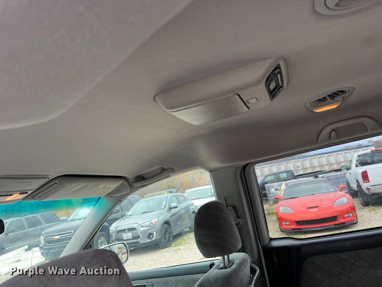 image for item DO8946 2004 Honda Odyssey  van