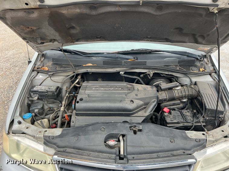 image for item DO8946 2004 Honda Odyssey  van