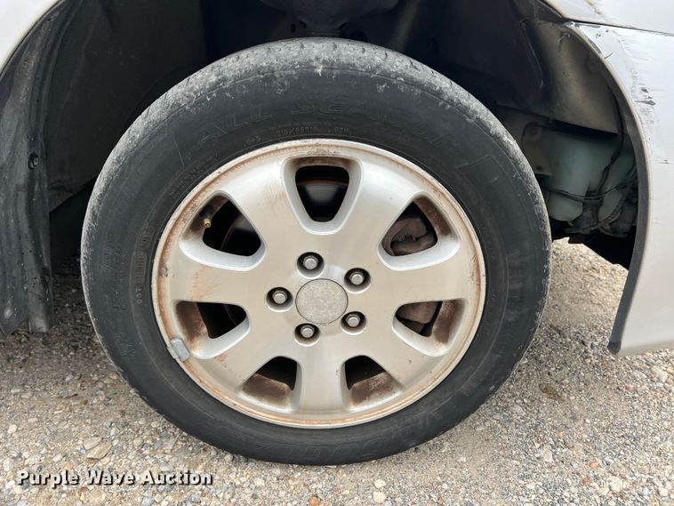 image for item DO8946 2004 Honda Odyssey  van