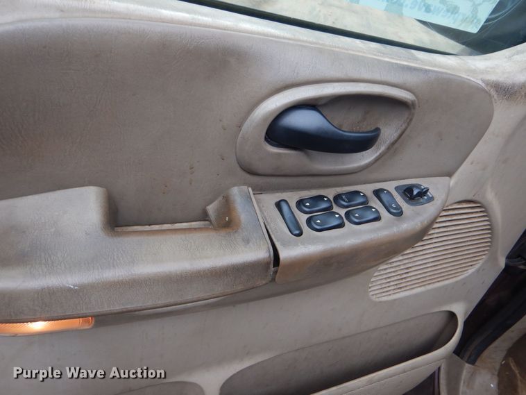 image for item DP8593 2001 Ford F150  SuperCrew pickup truck