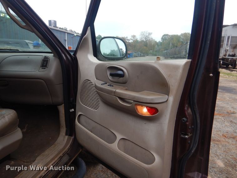 image for item DP8593 2001 Ford F150  SuperCrew pickup truck