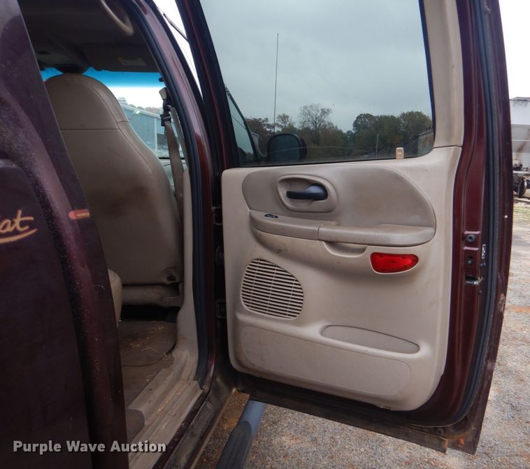 image for item DP8593 2001 Ford F150  SuperCrew pickup truck