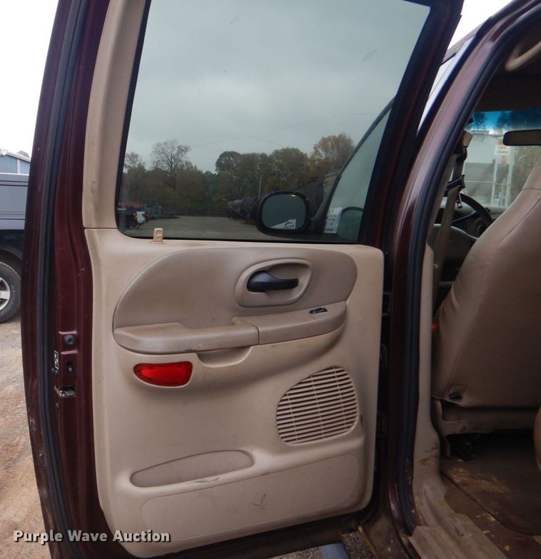 image for item DP8593 2001 Ford F150  SuperCrew pickup truck