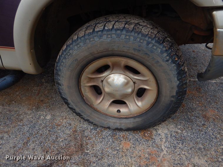 image for item DP8593 2001 Ford F150  SuperCrew pickup truck