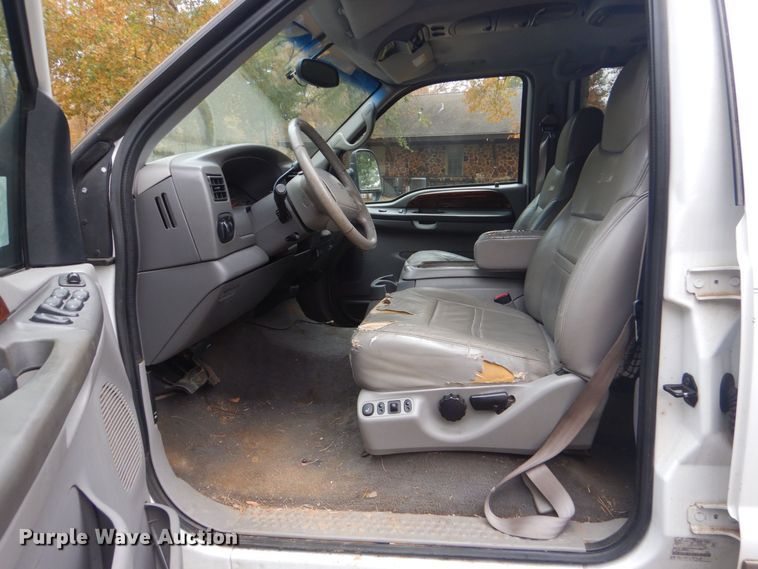 image for item DP8595 2000 Ford Excursion Limited  SUV