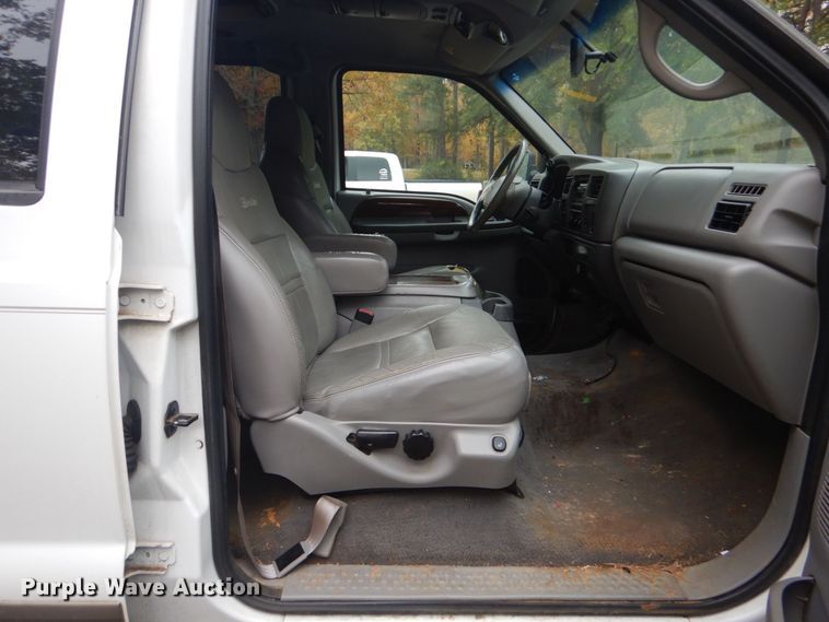 image for item DP8595 2000 Ford Excursion Limited  SUV