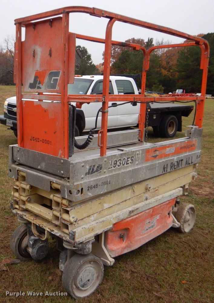 image for item DP8600 JLG 1930ES  scissor lift