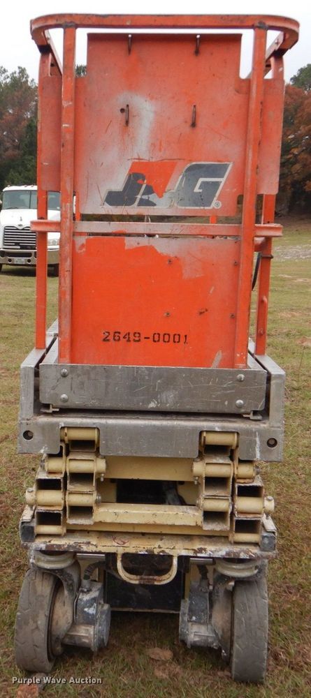 image for item DP8600 JLG 1930ES  scissor lift