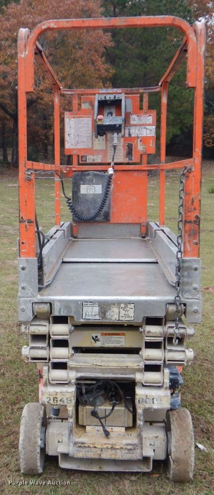 image for item DP8600 JLG 1930ES  scissor lift
