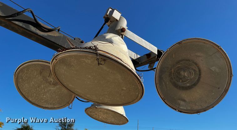 image for item DQ1917 1998 Magnum 4060IMH  light plant