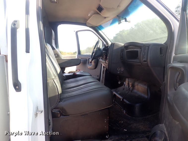 image for item DQ2994 2008 Chevrolet C5500  utility / service truck