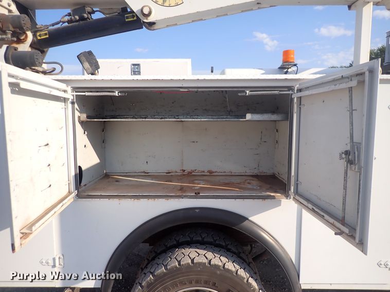 image for item DQ2994 2008 Chevrolet C5500  utility / service truck