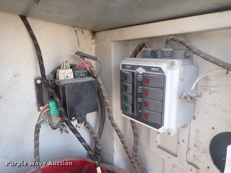 image for item DQ2994 2008 Chevrolet C5500  utility / service truck